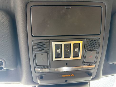 Used 2017 Land Rover Discovery HSE Luxury AWD/4WD image 37