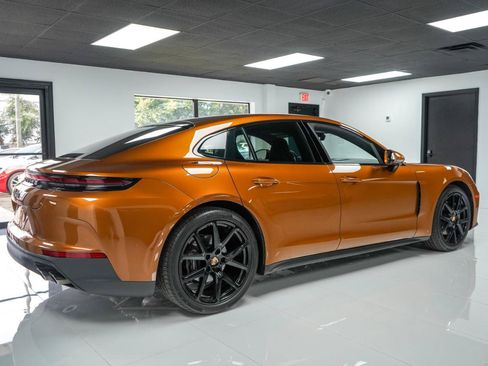 Used 2024 Porsche Panamera 4 w/ Premium Package AWD/4WD image 5