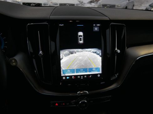 Certified 2025 Volvo XC60 B5 Core image 22