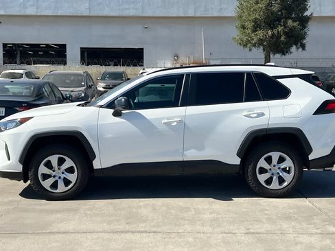 Used 2020 Toyota RAV4 LE FWD image 6