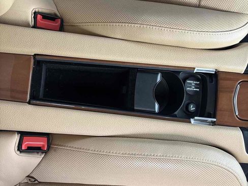 Used 2016 Porsche Panamera 4 Edition image 18