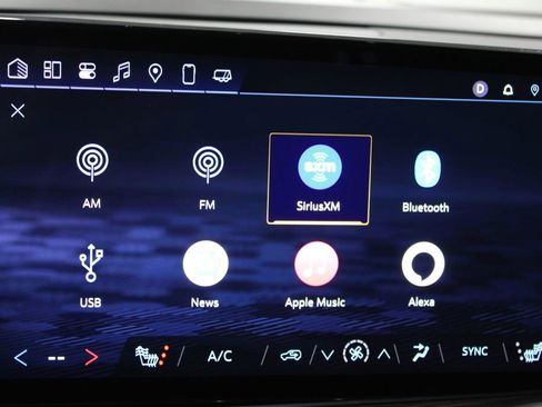 Used 2025 Chevrolet Suburban Z71 image 45