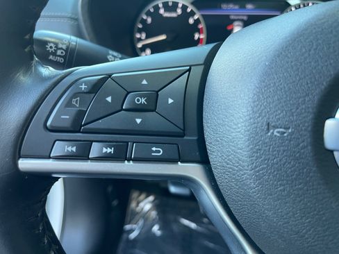 Used 2020 Nissan Sentra SV image 16