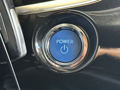 Used 2017 Toyota Prius Prime Premium image 25