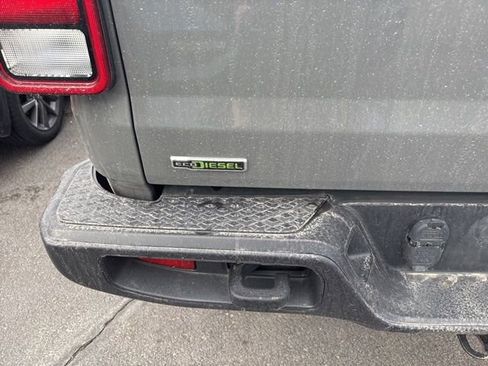 Used 2021 Jeep Gladiator Overland w/ Uconnect 4C Nav & Sound Group image 20