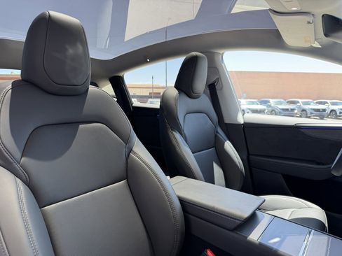 Used 2026 Tesla Model Y 2WD image 47