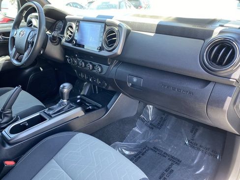 Certified 2020 Toyota Tacoma TRD Off-Road w/ Technology Package AWD/4WD image 18