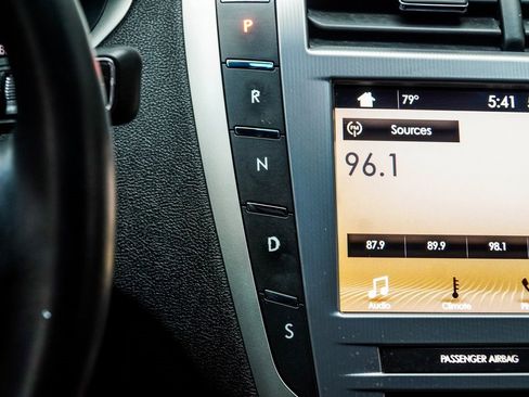 Used 2017 Lincoln MKZ Premiere image 21