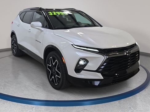Used 2025 Chevrolet Blazer RS w/ Driver Confidence II Package FWD image 4