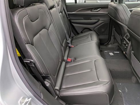 New 2025 Jeep Grand Cherokee Limited w/ Trailer Tow Package image 29