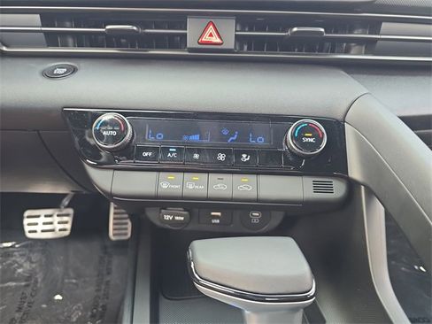 New 2025 Hyundai Elantra Sport image 18