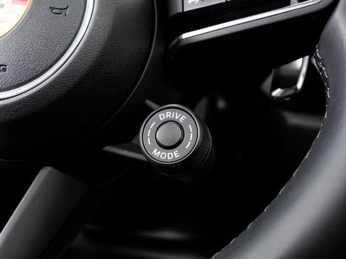 Certified 2026 Porsche Macan AWD/4WD image 14