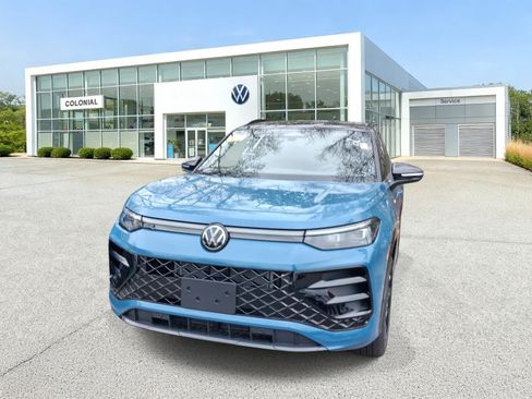 New 2026 Volkswagen Tiguan SE R-Line AWD/4WD image 2
