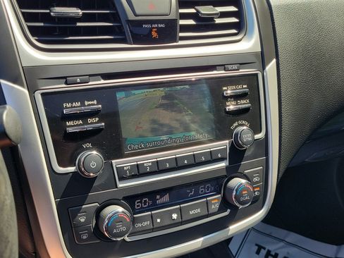 Used 2017 Nissan Altima 2.5 SL w/ Moonroof Package FWD image 26