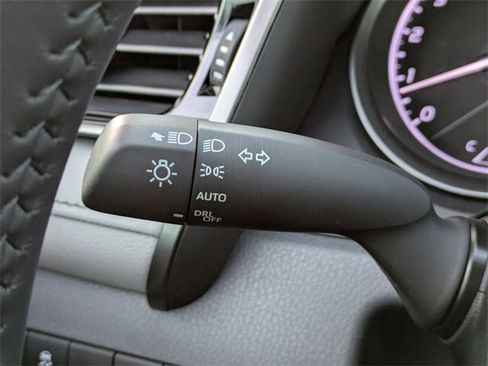 Used 2022 Toyota Camry SE image 25