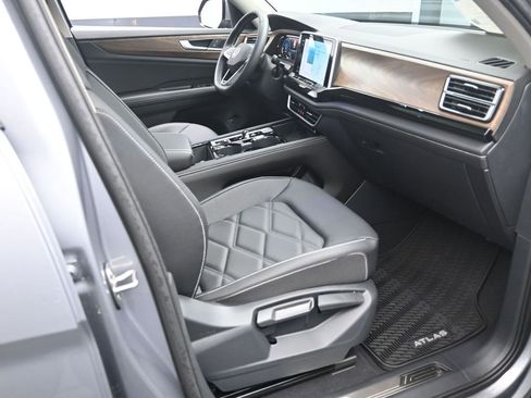 New 2026 Volkswagen Atlas SE FWD image 29