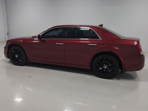 Used 2017 Chrysler 300 C image 3