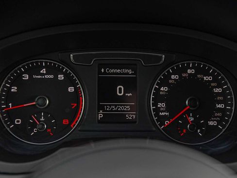 Used 2018 Audi Q3 2.0T Premium image 15