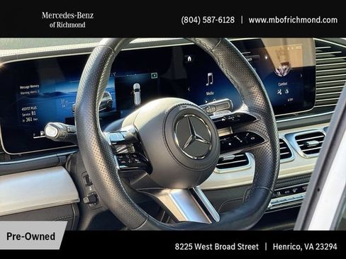 Used 2025 Mercedes-Benz GLS 580 4MATIC image 12