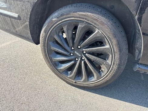 Used 2020 Lincoln Navigator L Black Label w/ Cargo Convenience Package image 11