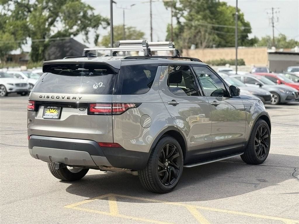Used 2018 Land Rover Discovery HSE AWD/4WD image 7