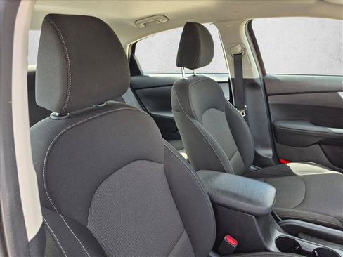 Used 2024 Kia Forte LXS w/ LXS Technology Package FWD image 14