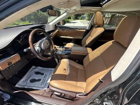 Used 2018 Lexus ES 350 w/ Premier Package FWD image 7