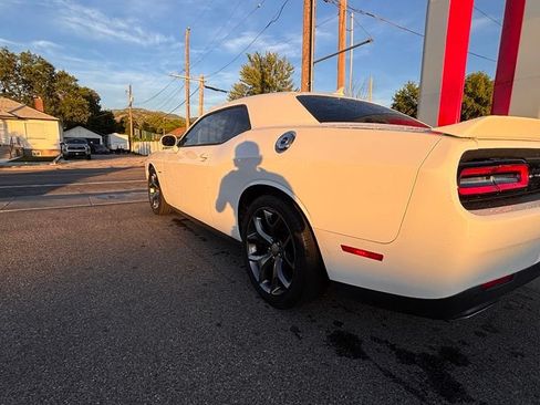 Used 2015 Dodge Challenger R/T Plus RWD image 6