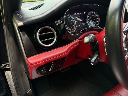 Used 2018 Bentley Bentayga AWD/4WD image 55