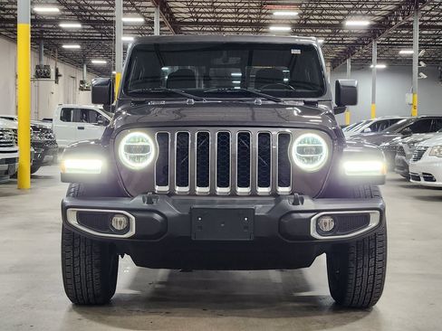 Used 2021 Jeep Gladiator Overland image 2