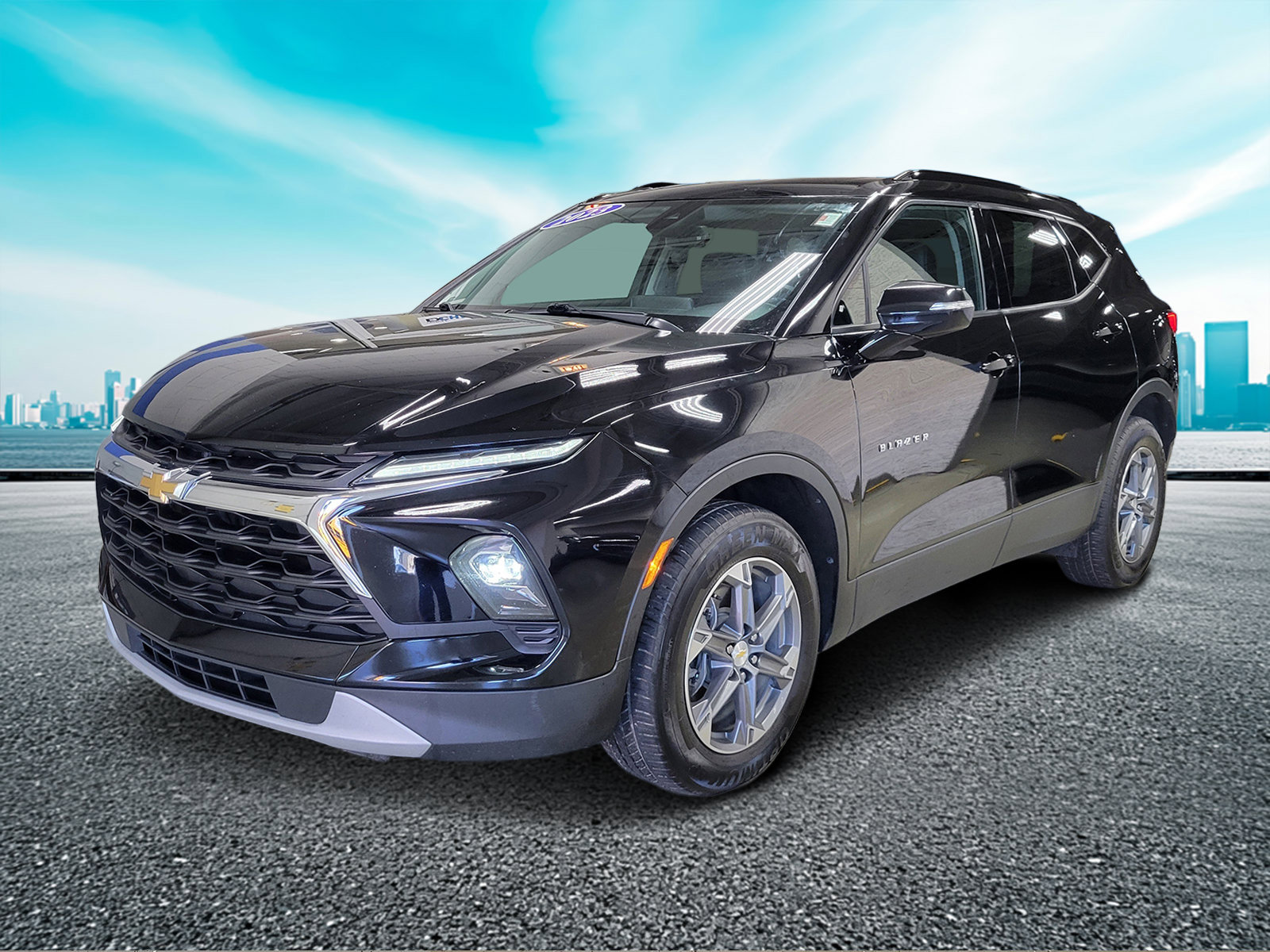 Used 2023 Chevrolet Blazer LT AWD/4WD image 2