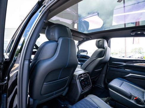 Used 2026 Cadillac Escalade IQ Sport 1 w/ LPO, Floor Liner Package AWD/4WD image 47