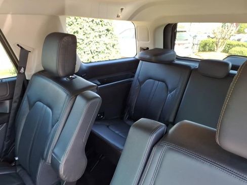 Used 2018 Ford Expedition Platinum image 7