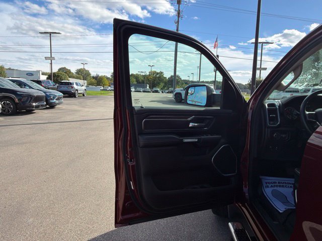 Used 2019 RAM 1500 Laramie AWD/4WD image 14