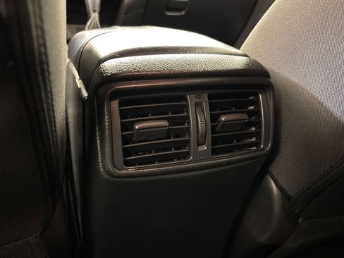 Used 2020 Nissan Rogue SV image 30