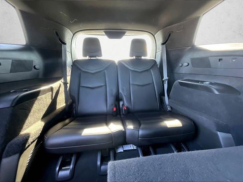 Used 2022 Cadillac XT6 Luxury image 30