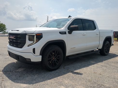 Used 2022 GMC Sierra 1500 Elevation w/ X31 Off-Road Package AWD/4WD image 6