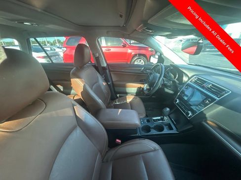 Used 2018 Subaru Outback 3.6R Touring AWD/4WD image 4