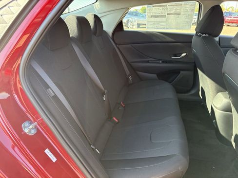 New 2025 Hyundai Elantra SE image 25