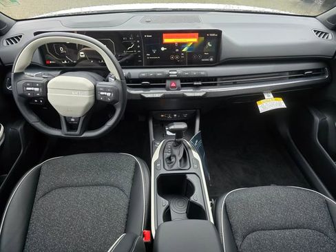 New 2025 Kia K4 GT-Line image 17