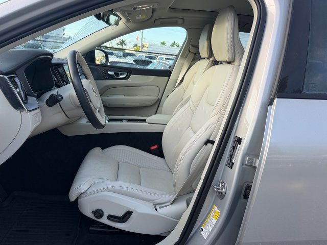 Used 2024 Volvo XC60 B5 Ultimate AWD/4WD image 13