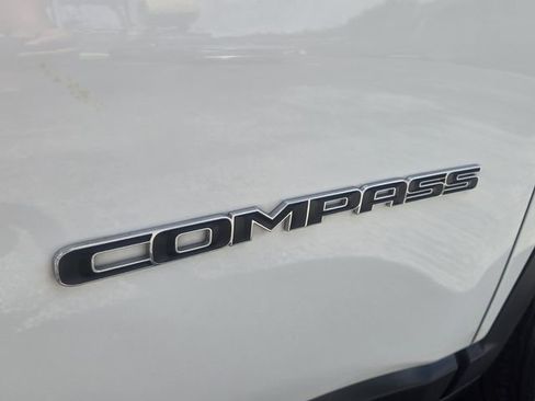 Used 2020 Jeep Compass Latitude FWD image 9