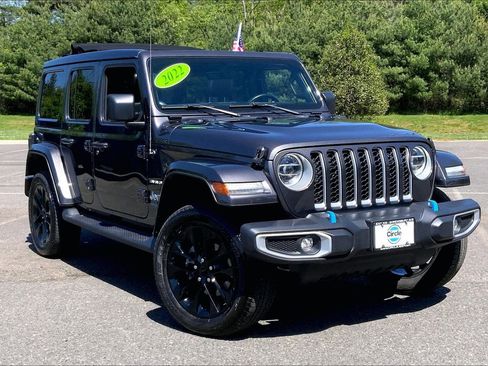 Used 2022 Jeep Wrangler Unlimited Sahara w/ Cold Weather Group AWD/4WD image 2