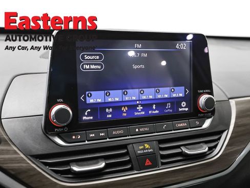 Used 2025 Nissan Altima 2.5 SV FWD image 19