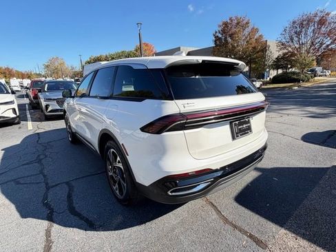 New 2026 Lincoln Nautilus Premier image 5