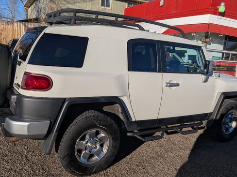 Used 2010 Toyota FJ Cruiser 4WD AT image 4