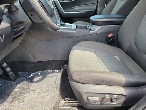 Used 2024 Toyota RAV4 XLE image 21