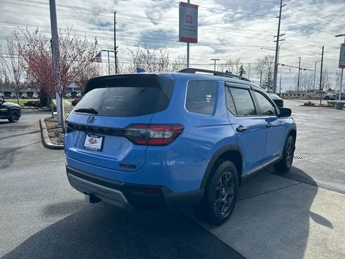 Used 2024 Honda Pilot TrailSport image 5