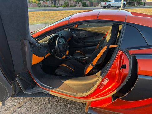 Used 2019 McLaren 570S Spider RWD image 6