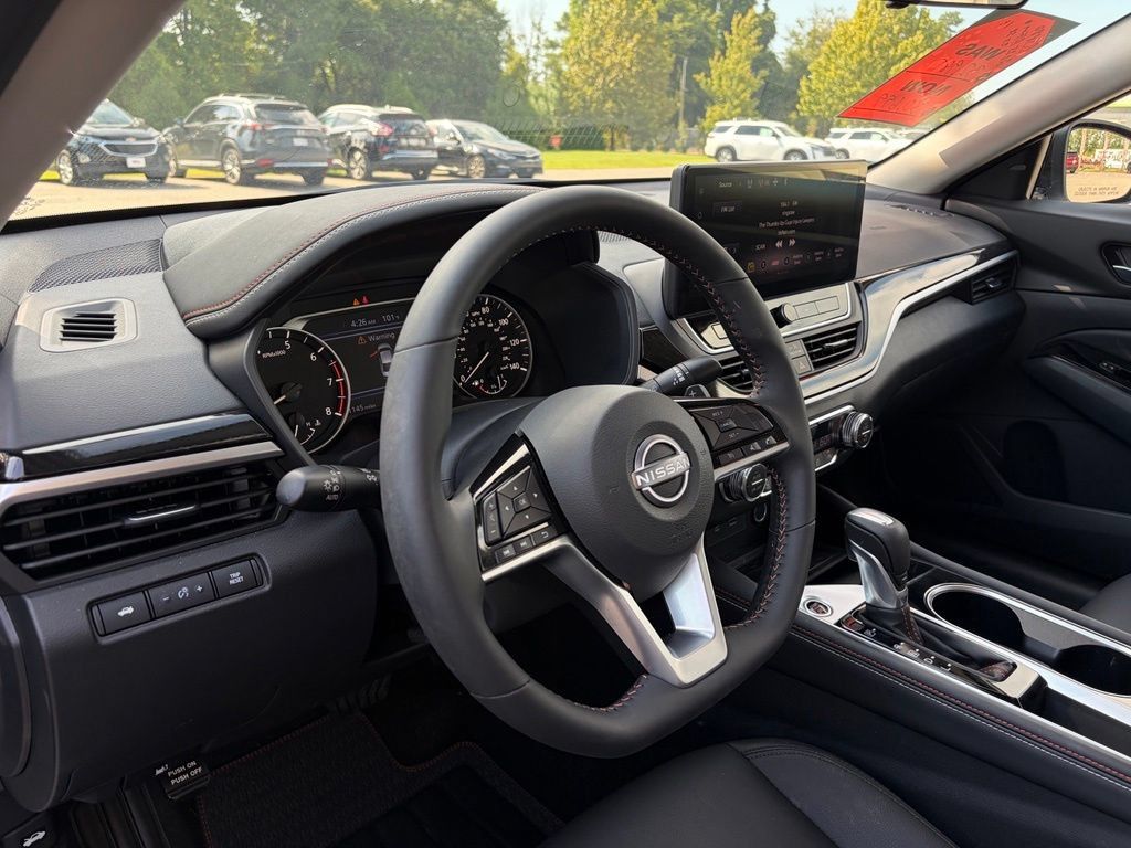 Certified 2025 Nissan Altima 2.5 SR w/ SR Premium Package FWD image 15